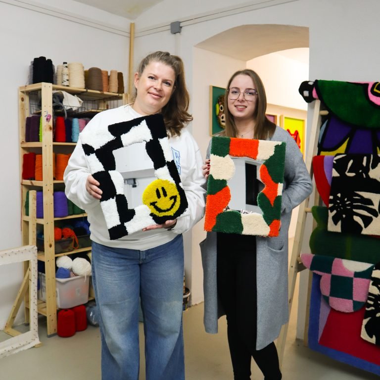 Tufted Mirror Workshop